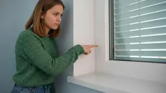 Co dělat, když od oken táhne a seřízení nepomáhá: Jednoduchý, málo známý trik